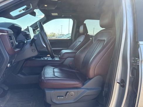 Used 2022 Ford Expedition Limited image 10