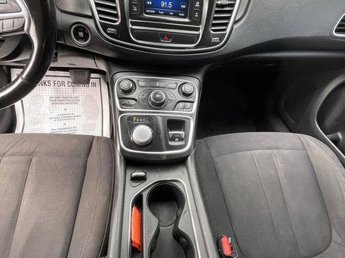Used 2015 Chrysler 200 Limited w/ Convenience Group FWD image 2