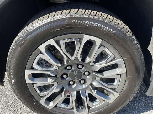 Certified 2023 GMC Sierra 1500 Denali Ultimate image 8