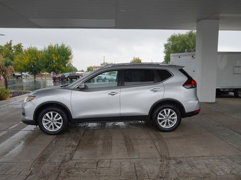 Used 2020 Nissan Rogue SV image 5