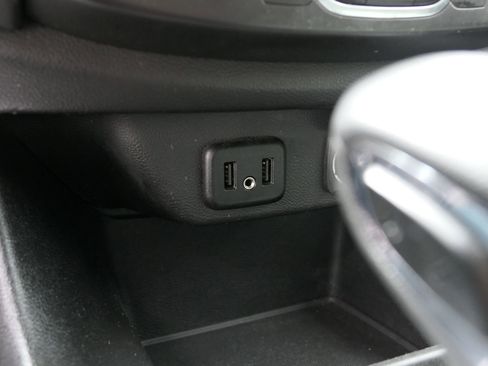 Used 2021 Chevrolet Traverse LS FWD image 21