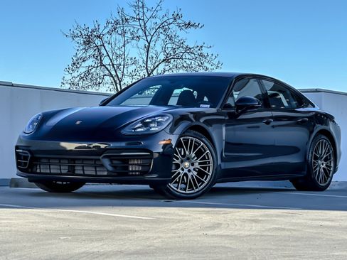 Used 2022 Porsche Panamera Platinum Edition image 1