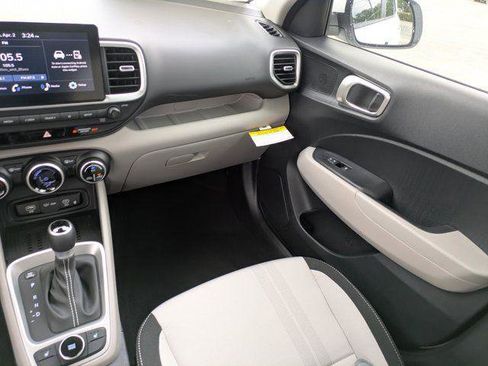New 2026 Hyundai Venue SEL image 11
