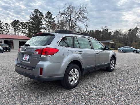 Used 2011 Subaru Outback 2.5i image 6