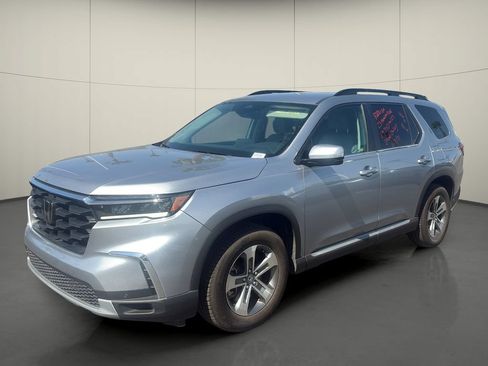 Used 2023 Honda Pilot EX-L image 3