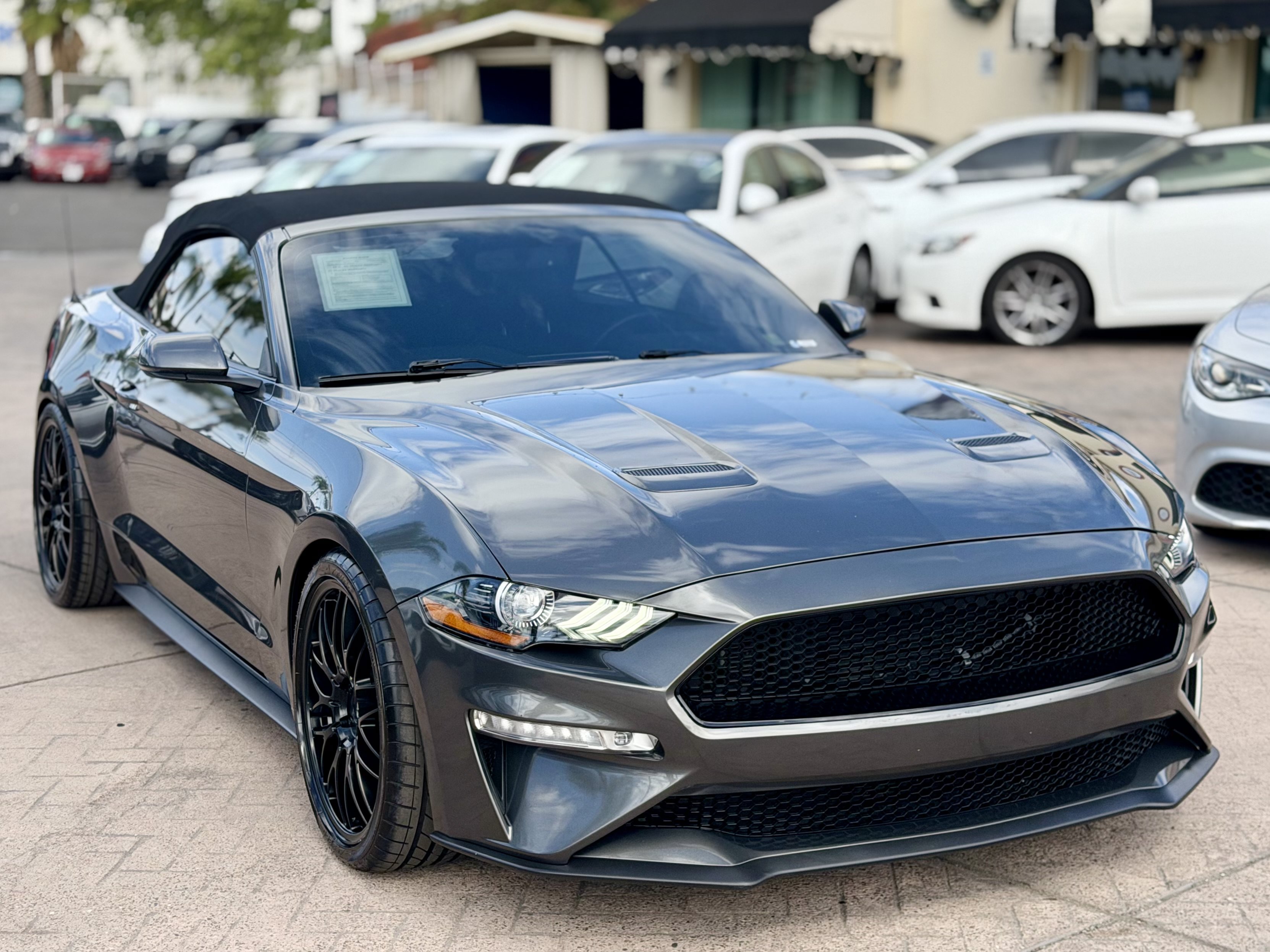 Used 2018 Ford Mustang Premium RWD image 5
