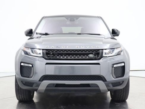 Used 2019 Land Rover Range Rover Evoque SE Premium image 10