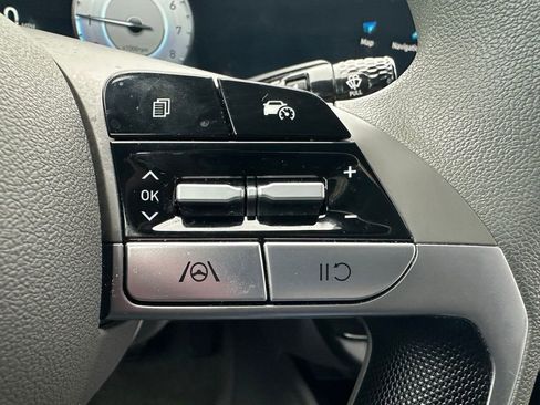 Used 2024 Hyundai Elantra SEL image 25