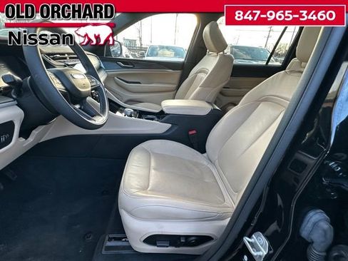Used 2023 Jeep Grand Cherokee L Limited image 10