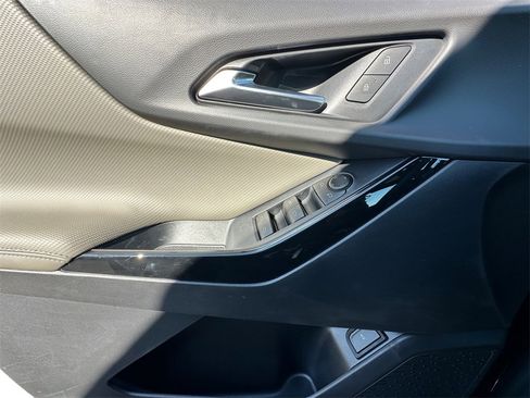 New 2026 Chevrolet Equinox LT w/ Convenience Package II image 11