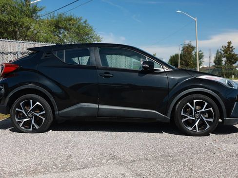Used 2018 Toyota C-HR XLE FWD image 7