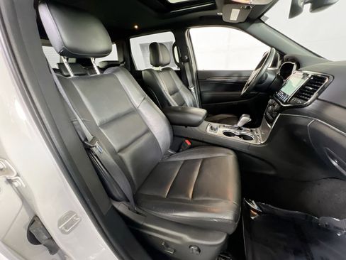 Used 2022 Jeep Grand Cherokee Limited image 27