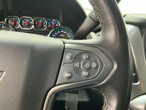 Used 2019 Chevrolet Suburban LT image 13