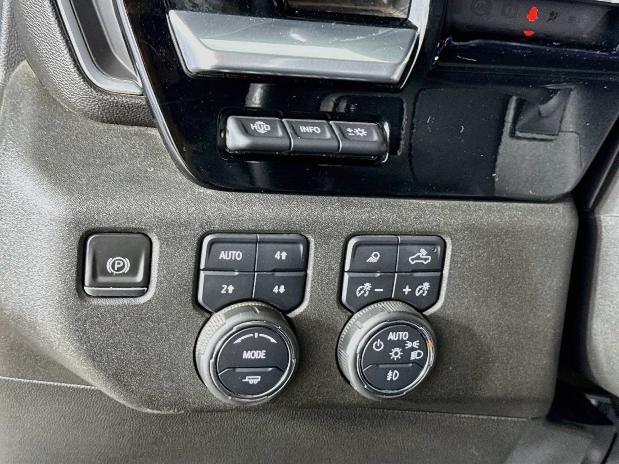 Used 2024 Chevrolet Silverado 3500 LTZ w/ LTZ Plus Package AWD/4WD image 12