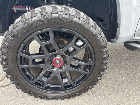 Used 2021 Toyota Tacoma TRD Sport AWD/4WD image 31
