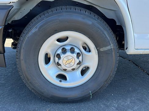 New 2025 Chevrolet Express 2500 w/ Driver Convenience Package image 10