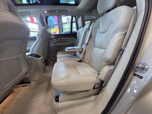 Used 2016 Volvo XC90 T8 Inscription w/ Vision Package AWD/4WD image 19
