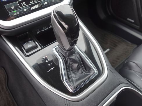 Certified 2025 Subaru Outback Limited image 19