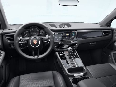 Certified 2025 Porsche Macan image 35