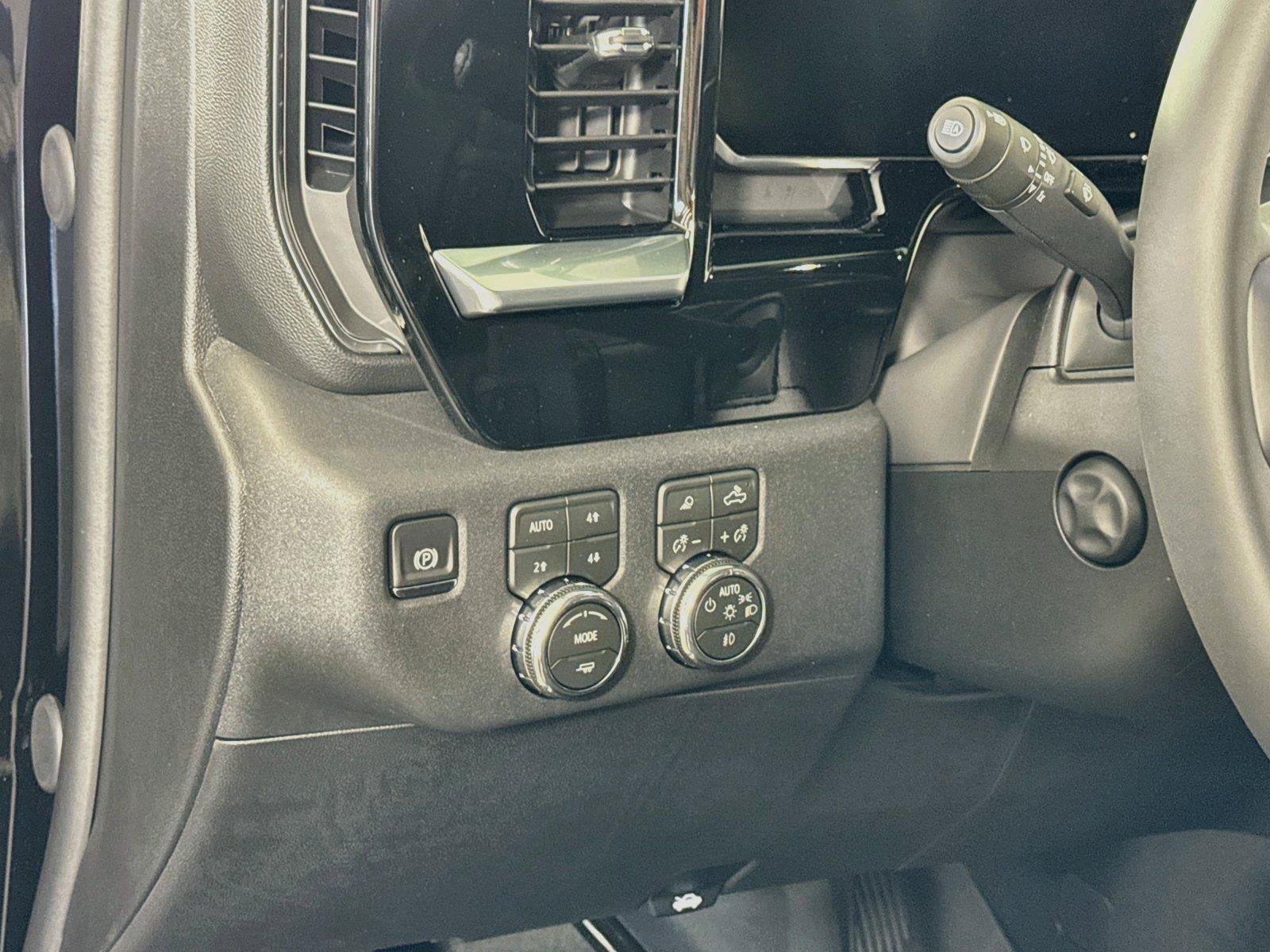 New 2026 GMC Sierra 1500 SLT AWD/4WD image 4