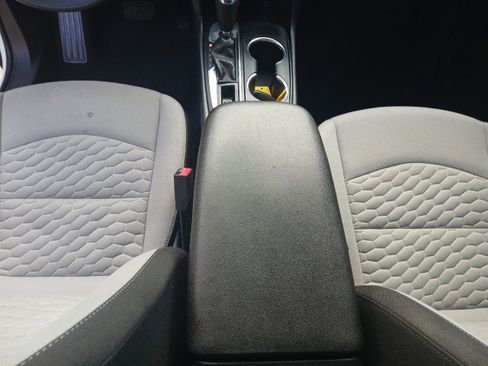 Used 2020 Chevrolet Equinox LS image 14