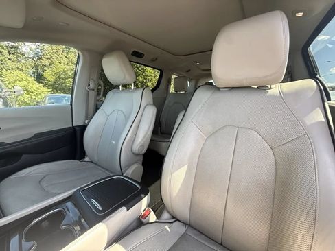 Used 2021 Chrysler Pacifica Limited w/ Premium & Safety Sphere Group AWD/4WD image 8