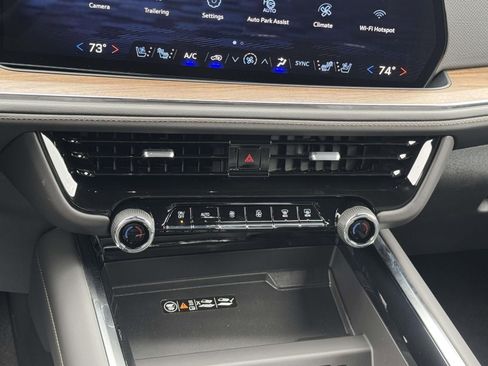 New 2026 Chevrolet Suburban High Country image 11