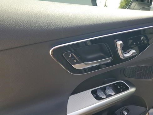 Used 2026 Mercedes-Benz GLC 300 4MATIC image 21