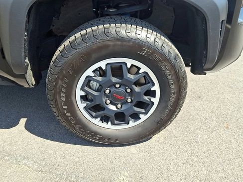 Certified 2024 Toyota Tacoma TRD Off-Road image 8
