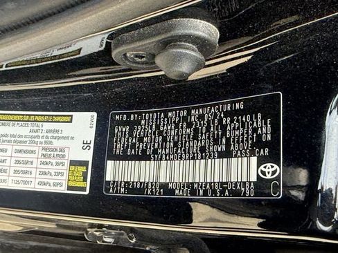 Used 2024 Toyota Corolla LE FWD image 31