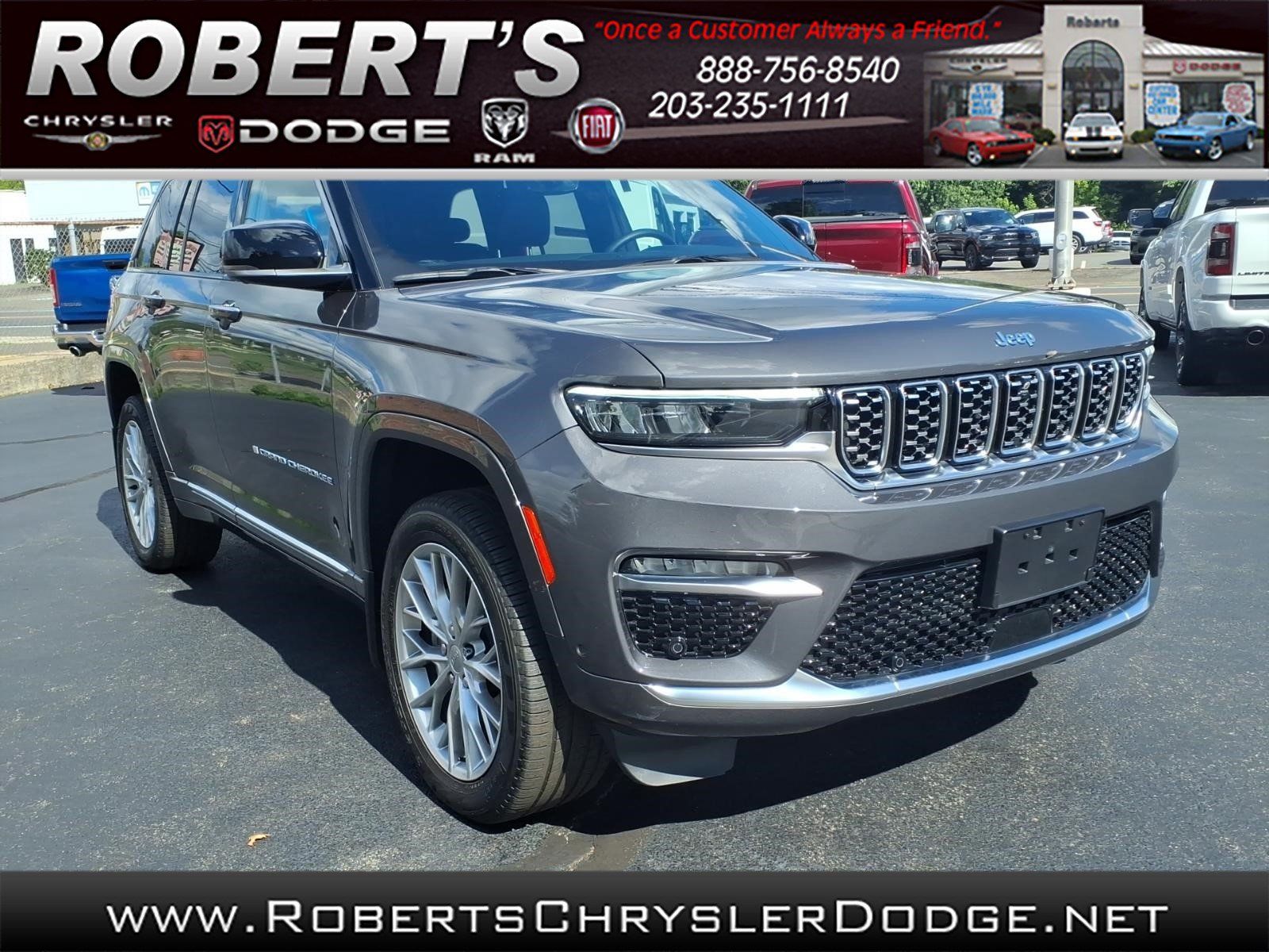 Used 2023 Jeep Grand Cherokee Summit w/ Luxury Tech Group V AWD/4WD image 1