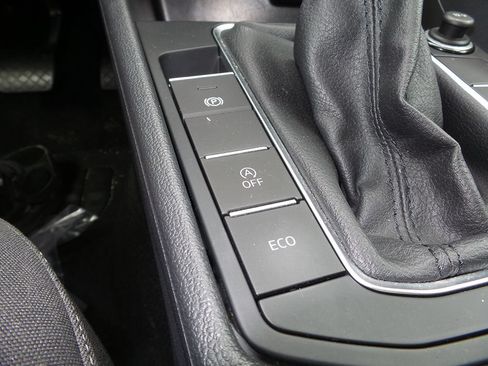 Used 2022 Volkswagen Jetta S FWD image 41