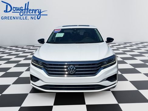 Used 2022 Volkswagen Passat 2.0T image 8