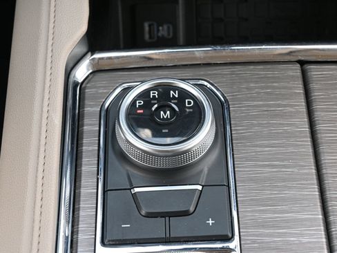 Used 2024 Ford Expedition Limited AWD/4WD image 13