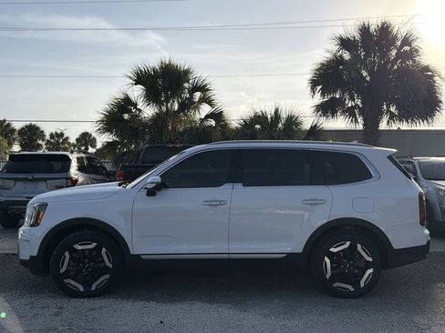 Certified 2024 Kia Telluride S FWD image 4