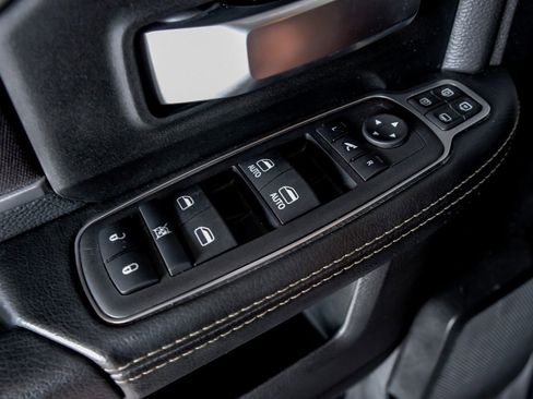 Used 2024 RAM 2500 Big Horn w/ Sport Appearance Package image 40