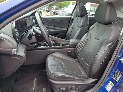Used 2023 Hyundai Elantra Limited FWD image 15