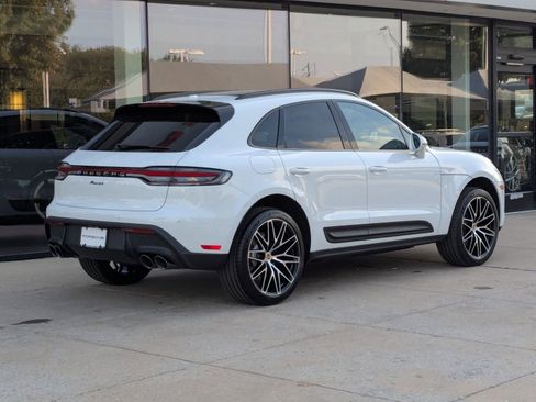 Certified 2026 Porsche Macan AWD/4WD image 9