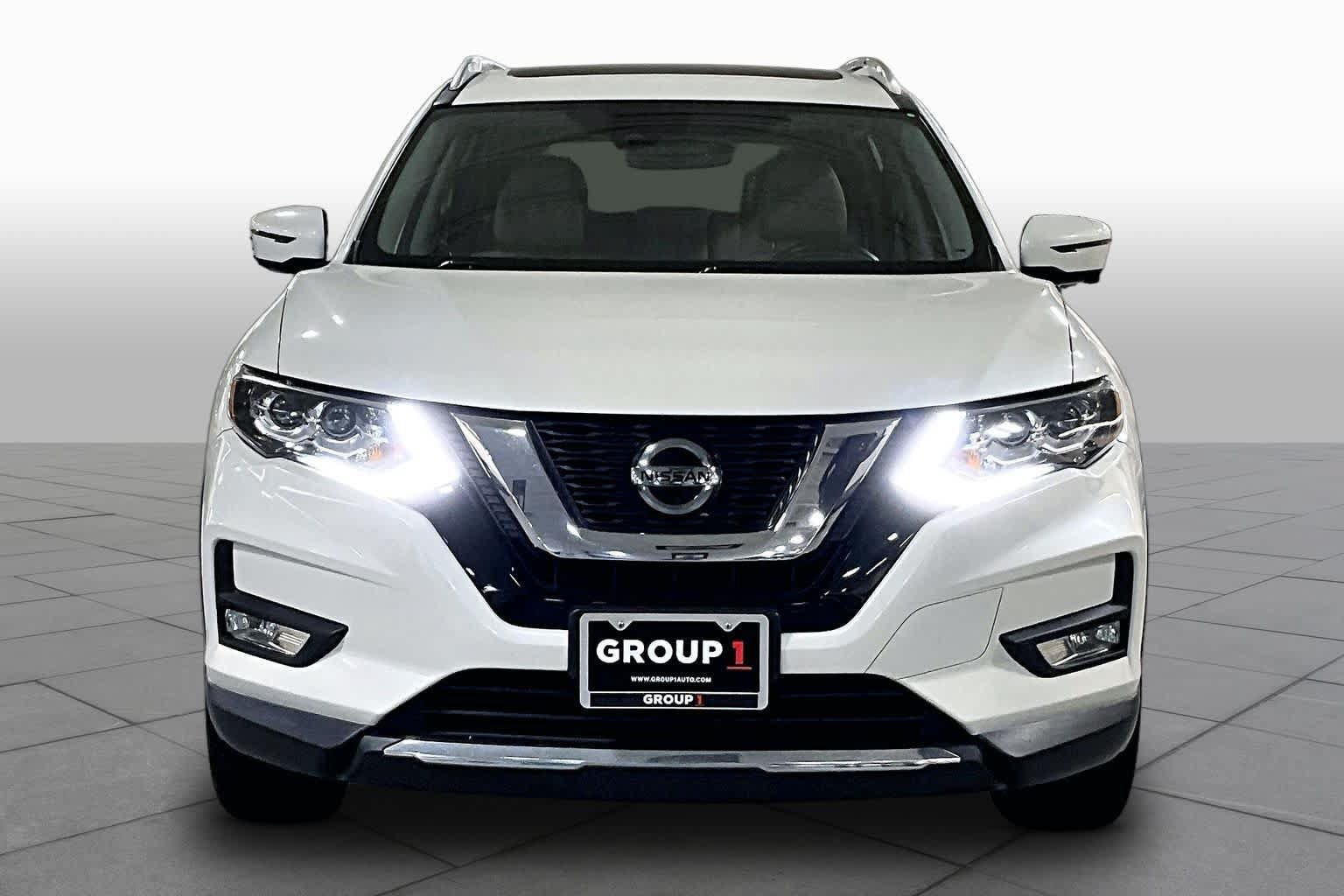 Used 2019 Nissan Rogue SL w/ Premium Package AWD/4WD image 4
