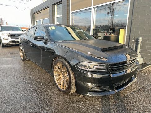 Used 2015 Dodge Charger R/T image 2