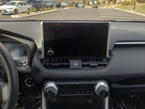 Certified 2025 Toyota RAV4 XLE image 19