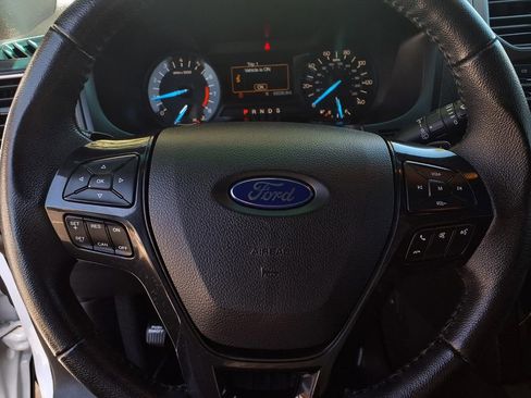 Used 2017 Ford Explorer XLT FWD image 12