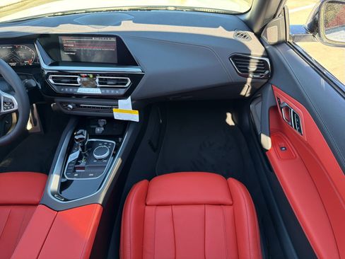 New 2026 BMW Z4 M40i w/ Premium Package image 28