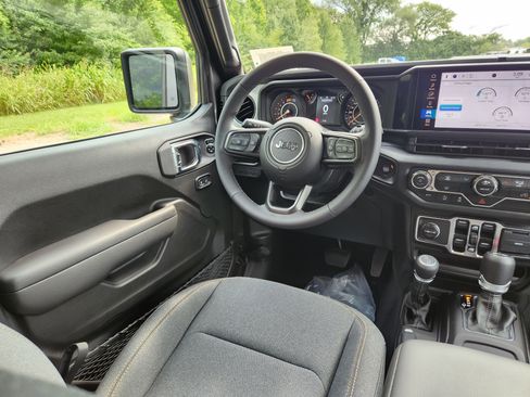 New 2025 Jeep Wrangler Sport S image 21