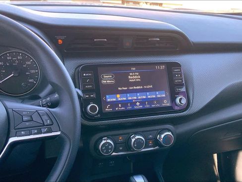 Used 2024 Nissan Kicks SV image 6