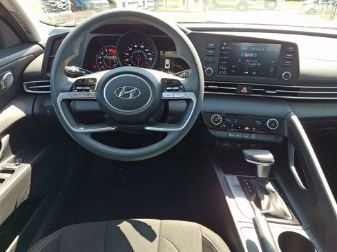 Certified 2021 Hyundai Elantra SEL FWD image 11
