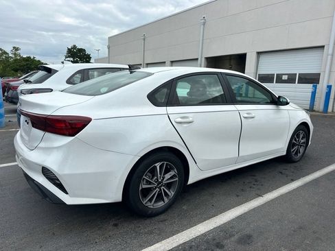 Used 2024 Kia Forte LXS FWD image 2