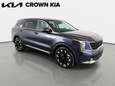 Certified 2025 Kia Sorento EX FWD image 3