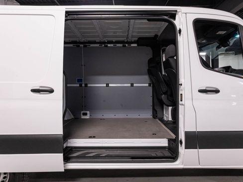 Used 2021 Mercedes-Benz Sprinter 2500 w/ Driver Convenience Package image 25
