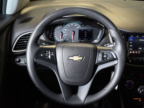 Used 2020 Chevrolet Trax LT FWD image 18